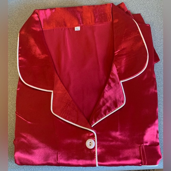 Dark pink satin 2 piece short pajama set (only one set for sale) - Picture 2 of 12